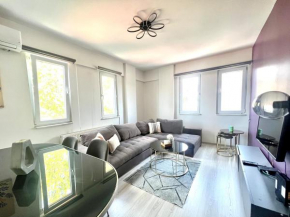 WONDER HOMES- 2 BR Flat, 2ACs, Terrace, Cihangir,Taksim